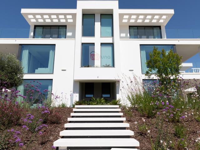 Apartamento moderno no Monte Rei, com vista para o Atlântico e campo de golfe