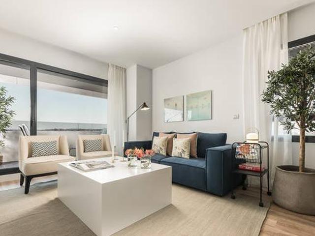 Apartamento moderno a estrenar en Madrid con excelentes vistas y una piscina