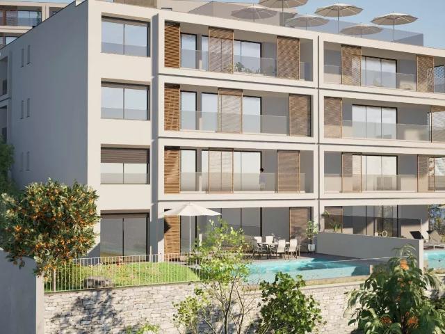 Apartamento Moderno com Vista Deslumbrante em Câmara de Lobos