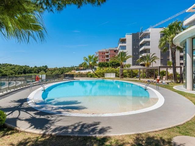 Apartamento moderno con amplia terraza y servicios de primera calidad – Los Dolses, Orihuela Costa