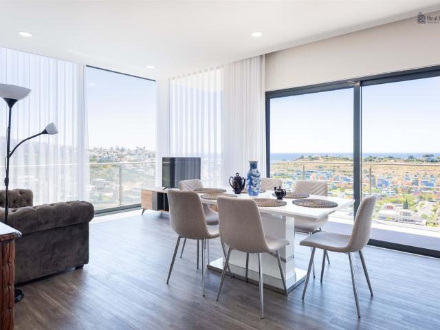 Apartamento Moderno e Elegante de 3 Quartos com Vista Mar em. 174m² Albufeira e Olhos de Água