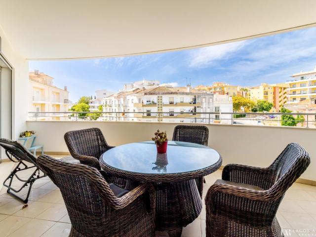 Apartamento moderno e elegante no coração de Lagos – a uma curta distância a pé da praia e da marina