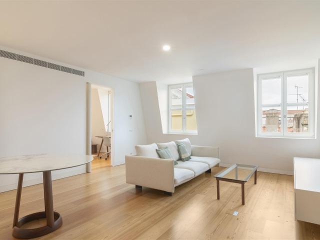 Apartamento Moderno e Luxuoso, no coração do Chiado, Lisboa 79m² Chiado
