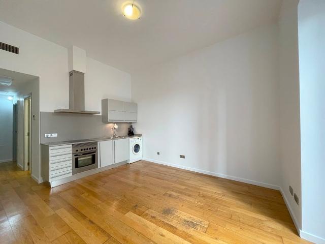 Apartamento moderno sin amueblar de un dormitorio en zona Paseo del Borne, Palma
