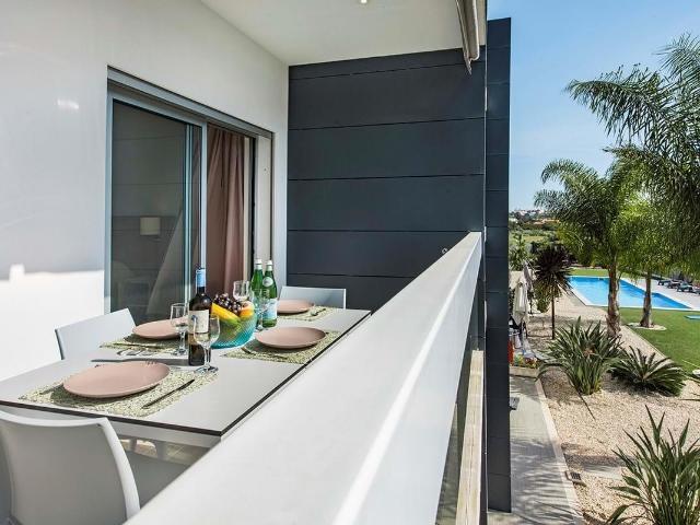 Apartamento Moderno T2+1 c/ Piscina e Garagem em Vale Parra. 112m² Albufeira Olhos de Água