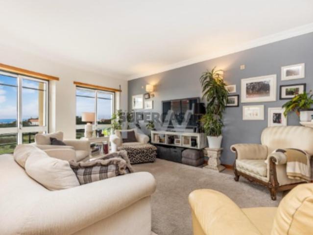 Apartamento na Urbanização Torre da Aguilha, São Domingos de Rana, Cascais