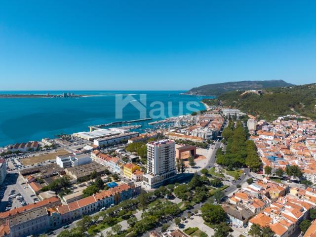 Apartamento na Luisa Todi com vista para o rio Sado!