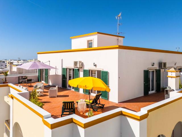 Apartamento no último andar com terraço de 80 m² e licença AL transmissível, Olhão, Olhão