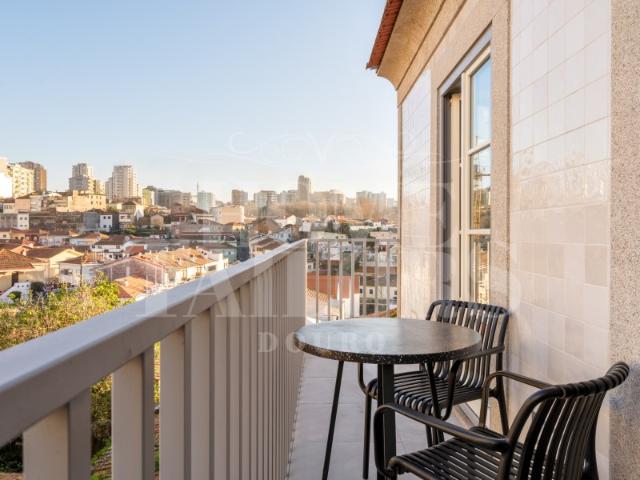 Apartamento no Palácio da Fervença. Excelente oportunidade de investimento ou a sua casa de sonho