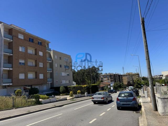 Apartamento, Nogueira e Silva Escura