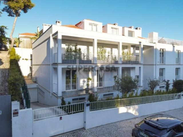 Apartamento novo à venda no Monte Estoril, com 3 suites. Prédio com elevador e garagem