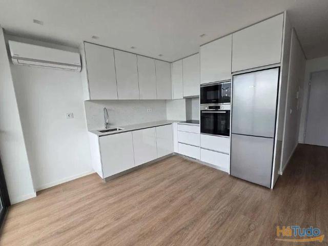 Excelente t0+1 na S.Hora novo equip. L.Garag. ao Norteshoping | 26064090031