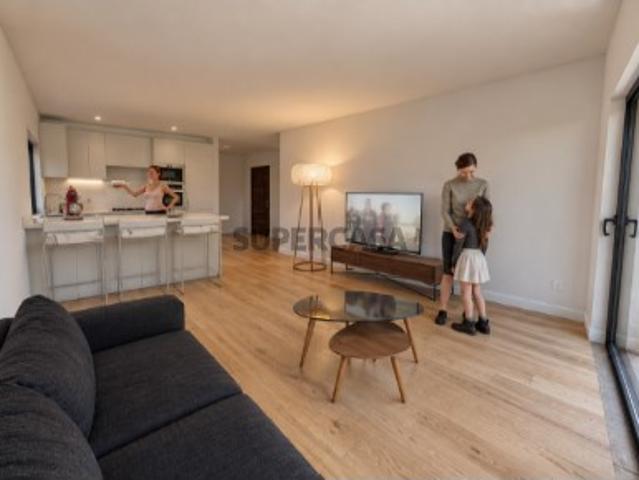 Apartamento Novo T2 C/ Varanda e Suite Azeitão