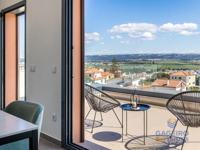 Apartamento novo, T2 com varanda panorâmica de 32m² e vista. 102m² Tornada e Salir do Porto