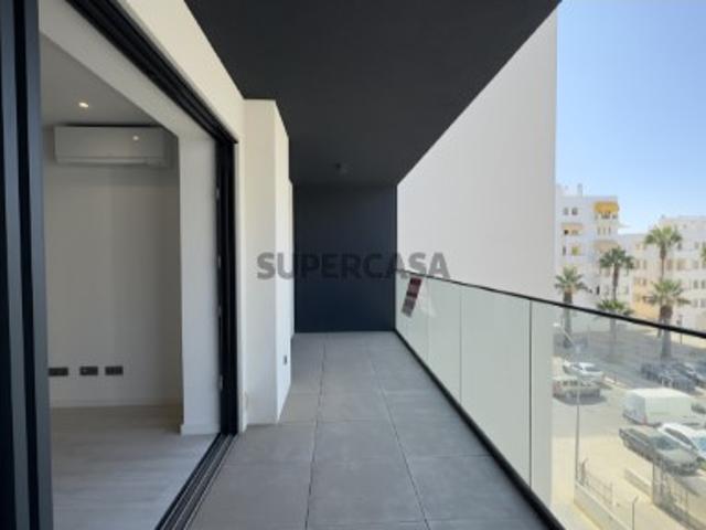 APARTAMENTO NOVO T2 QUARTEIRA 200 m PRAIA
