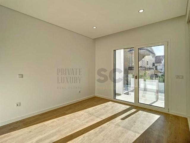 Apartamento Novo T3 Amora Seixal Varanda e Áreas Amplas 110m² Amora