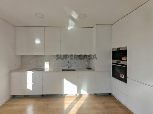Apartamento Novo T3 com Garagem em Paradela, Santo António dos Cavaleiros