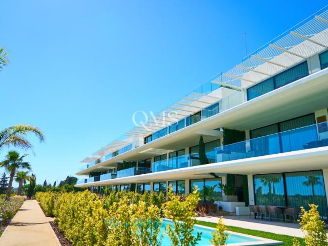 Apartamento novo virado a sul no The Creek, Vilamoura, com vistas para o Laguna Golf