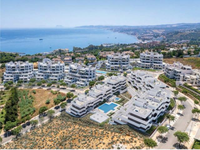 Apartamento nuevo y moderno en venta en Estepona