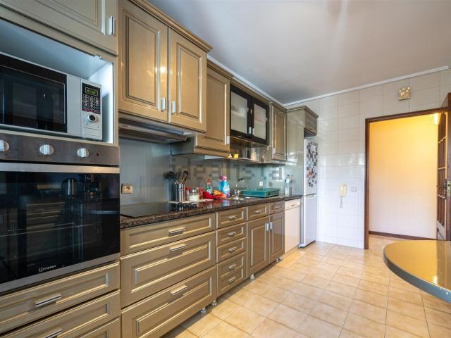 Apartamento, Paços de Brandão