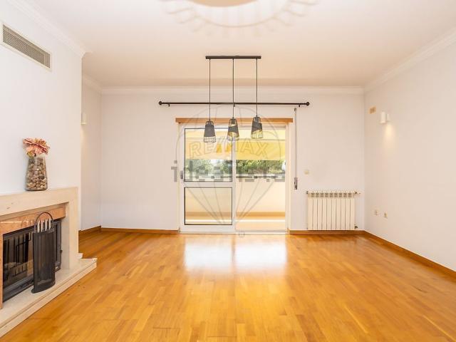 Apartamento, Palhais e Coina