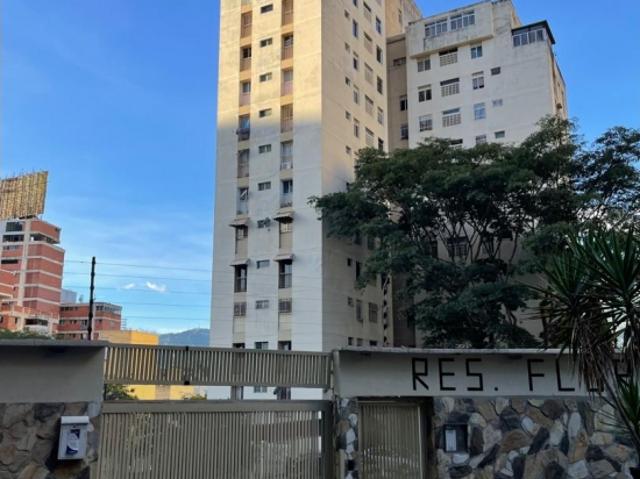 APARTAMENTO PARA REMODELAR COLINAS DE BELLO MONTE