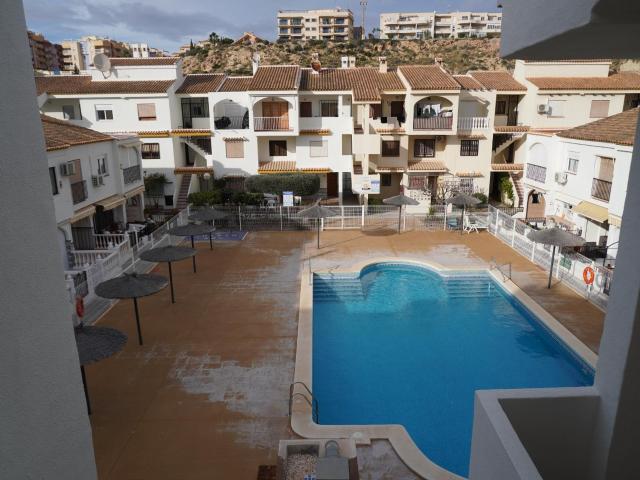 APARTAMENTO PARA TODO EL AÑO DE 1 DORMITORIO CON PISCINA COMUNITARIA