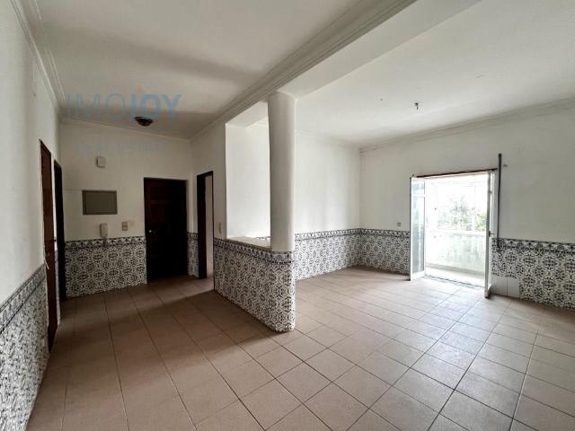 Apartamento para Venda com 4 Frações no Parchal 0m² Estômbar e parchal