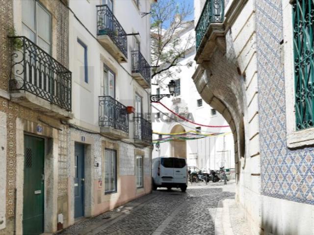 Apartamento para venda junto à Sé de Lisboa