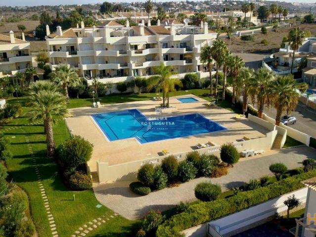 Apartamento Penthouse 3 quartos | vista mar | remodelado | piscina | campo ténis | lugar de garagem | perto da praia | 23103644540