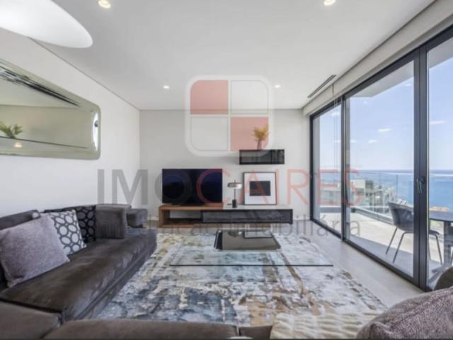 Apartamento Penthouse no último andar, vista magnífica de 180º, mobília moderna a 5 minutos do Fórum