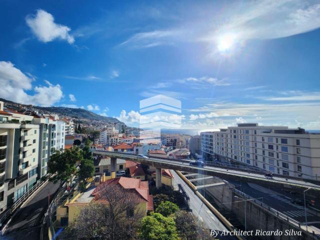 Apartamento penúltimo piso T2 com vista mar Centro do Fu. 94m² Santa Luzia Funchal