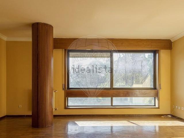 Apartamento, Pedrouços