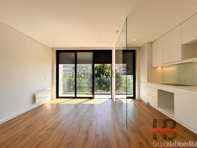 Apartamento, Pedrouços