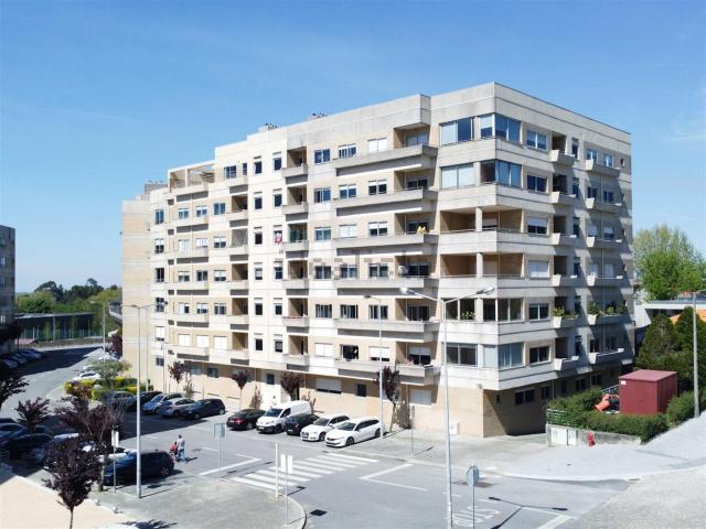 Apartamento, Pedrouços