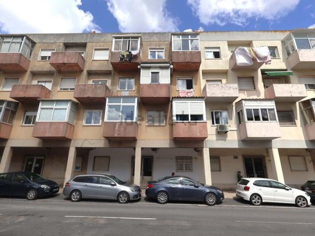 Apartamento, Pontinha e Famões