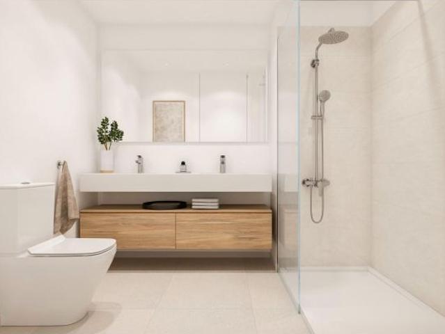 Apartamento planta baja. 2 dormitorios y 2 baños. Vistas al Golf. Estepona