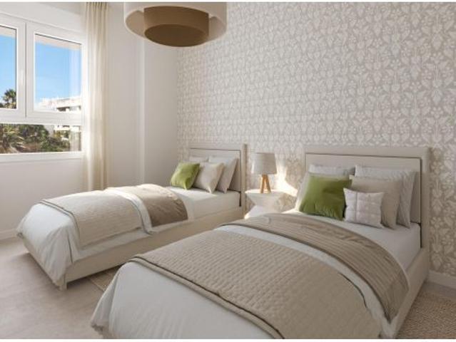 Apartamento planta baja de 2 dormitorios y 2 baños cerca de la playa. El Chaparral, Mijas