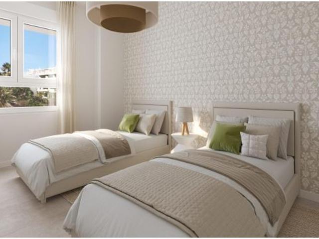 Apartamento planta baja de 2 dormitorios y 2 baños cerca de la playa. El Chaparral, Mijas