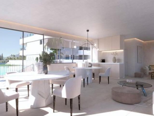 Apartamento planta baja de 2 dormitorios y 2 baños. Altos de Los Monteros, Marbella