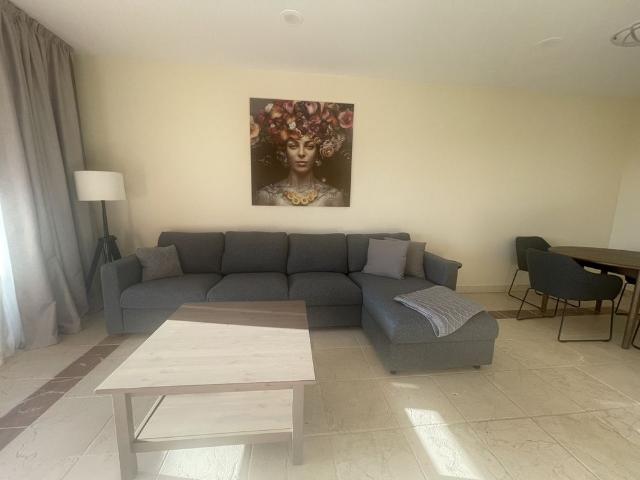 Apartamento planta baja en alquiler en Estepona