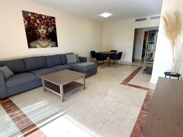 Apartamento planta baja en alquiler en Estepona