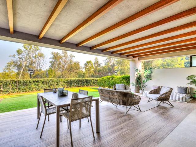 Apartamento planta baja en alquiler en Los Naranjos, Marbella