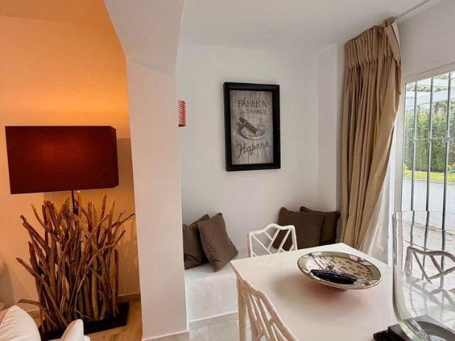 Apartamento planta baja en alquiler en Marbella, Marbella