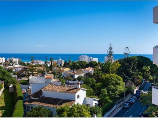 Apartamento Planta Media en venta en Benalmadena Costa