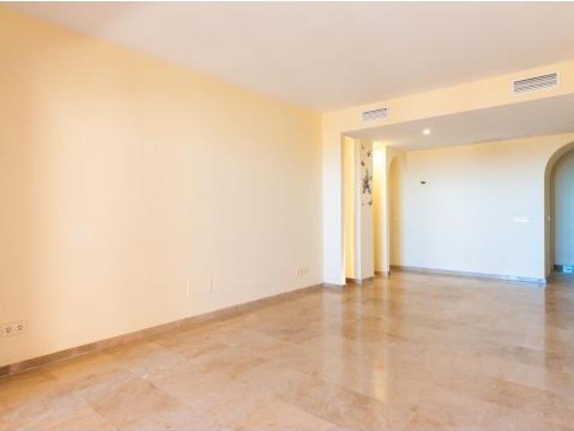 Apartamento Planta Media en venta en San Luis de Sabinillas, Manilva