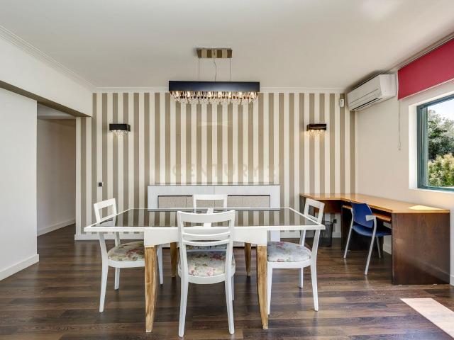 Apartamento próximo do mar, com amplitude e a privacidade de uma moradia