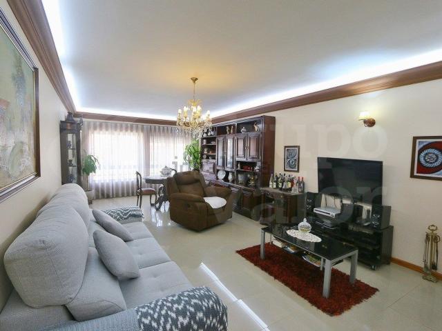 Apartamento, Queluz e Belas