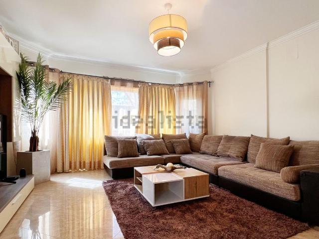 Apartamento, Ramada e Caneças