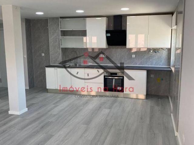 Apartamento Remodelado de Raiz em Corroios | Pronto a Estrear | 26084098483